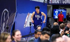 开云体育登录-杨瀚森在洛杉矶进行训练与球哥等人同场竞技(杨翰笙个人介绍)