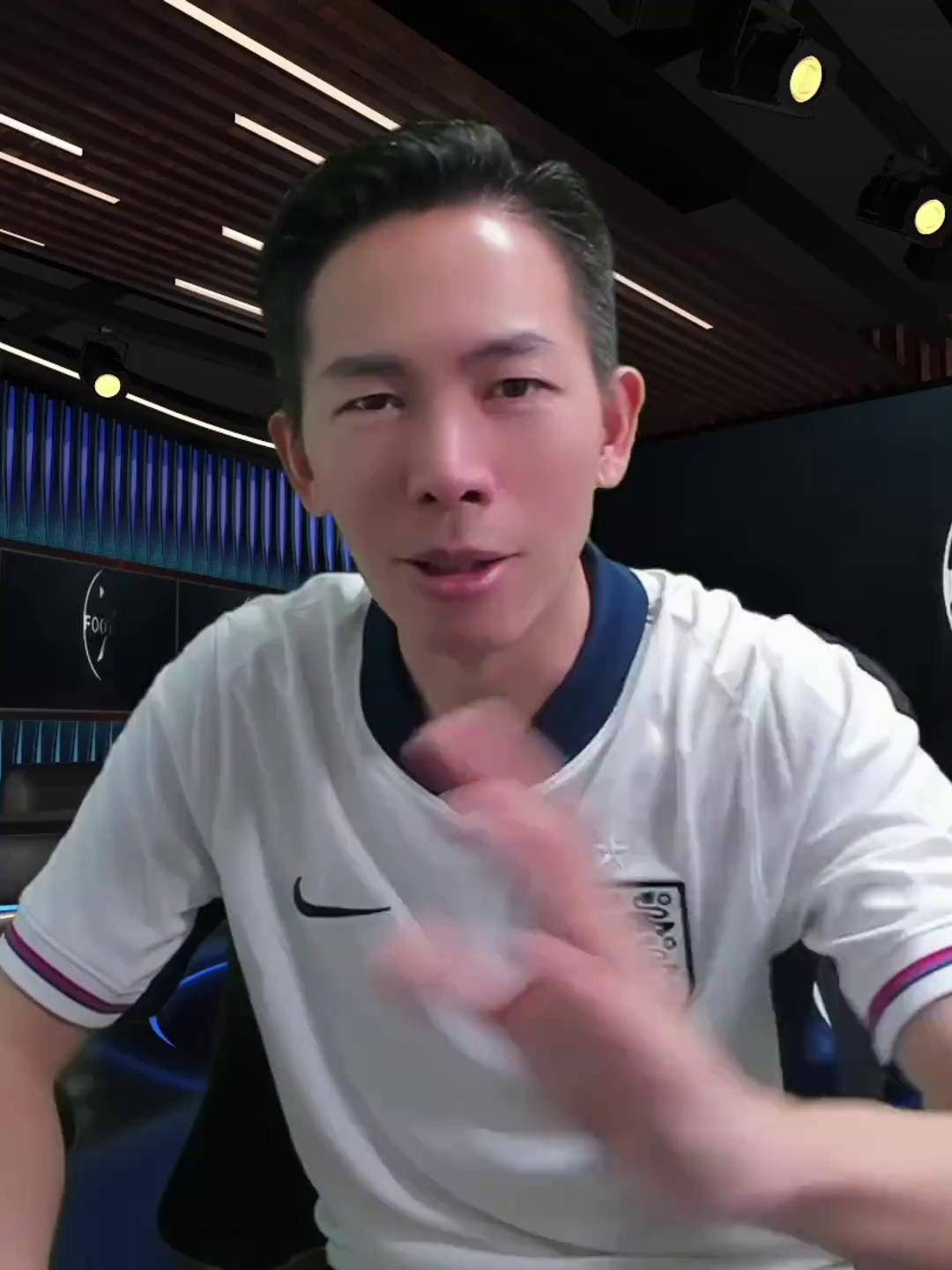 开云体育-新神！帕尔默4700万加盟切尔西时曾遭嘲讽，今征服球迷+队友(切尔西球员帕尔默简介)