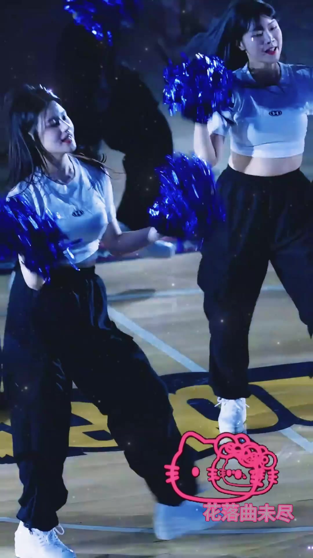 开云体育-韩国篮球联赛日常啦啦队表演，蓝裙啦啦操燃爆全场(nba啦啦队舞蹈高清视频)