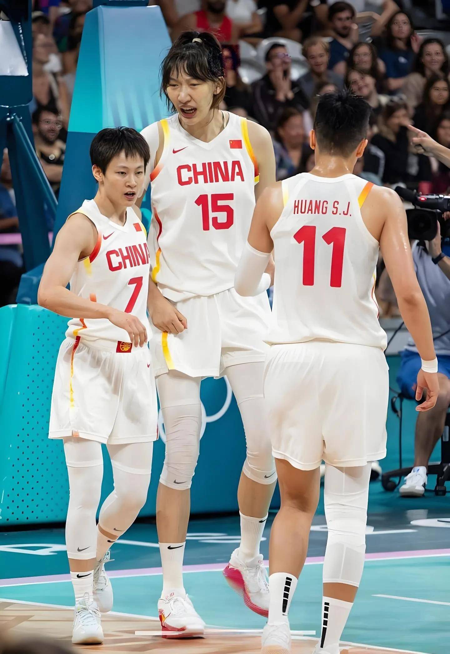 中国女篮上场三分26%+罚球25中12，本场三分40%+罚球11中11的简单介绍