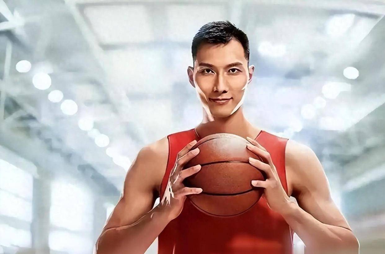 包含央视取消易建联专访引热议，球迷猜测和去年事件有关洗白的词条