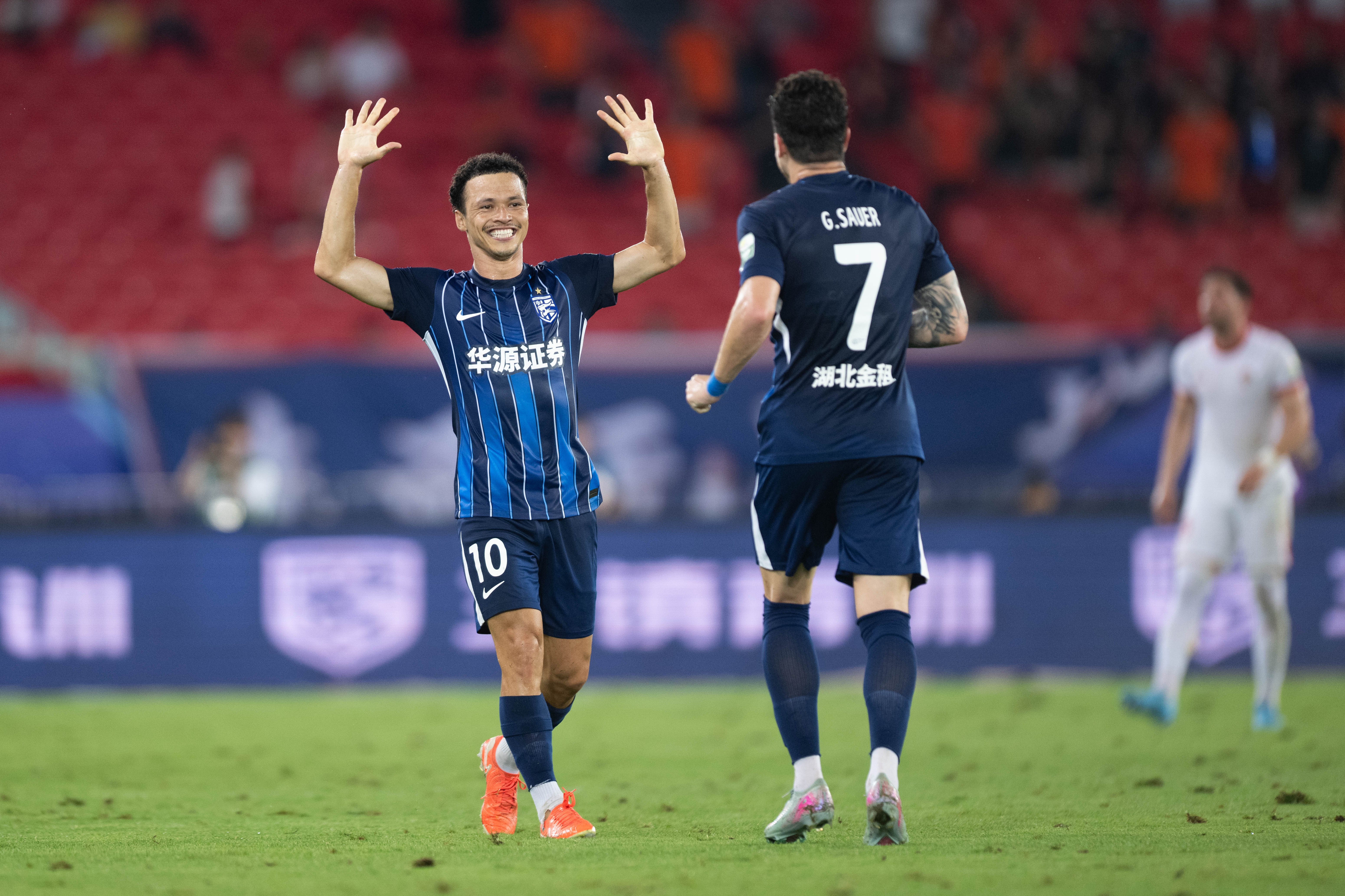 中超中甲赛果：上海申花3-1北京国安，深圳新鹏城4-0胜青岛海牛(中超联赛上海申花)