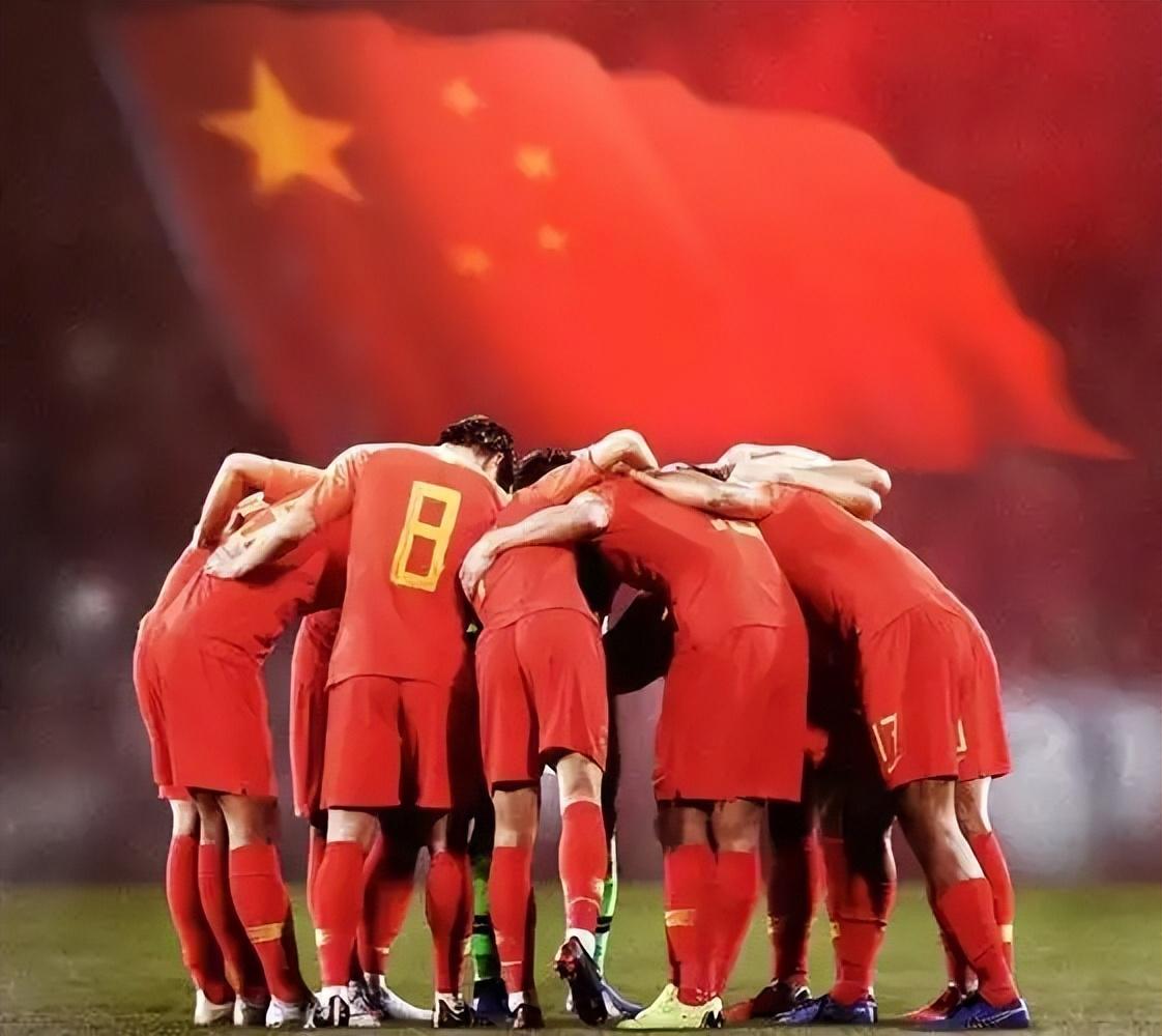 开云体育-包含观众热情振臂呐喊，助威声震天的词条